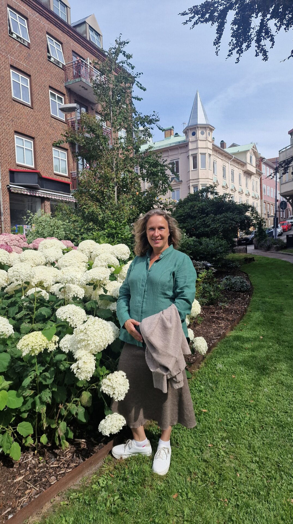 ProudDeacon Woman Linne