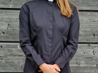 ProudPriest svart prästskjorta dam